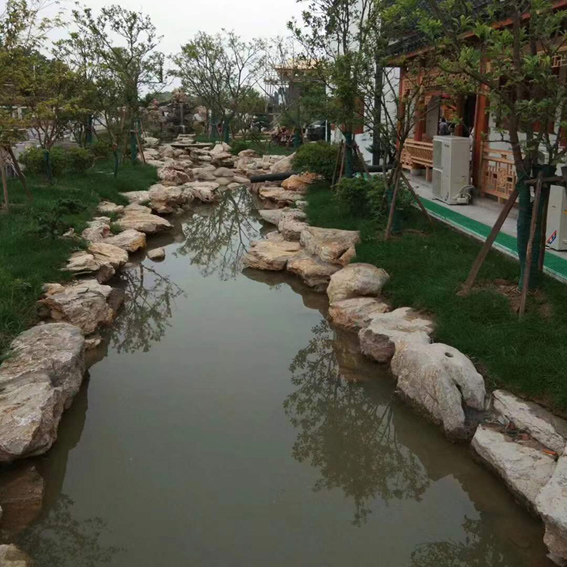 水池山石驳岸